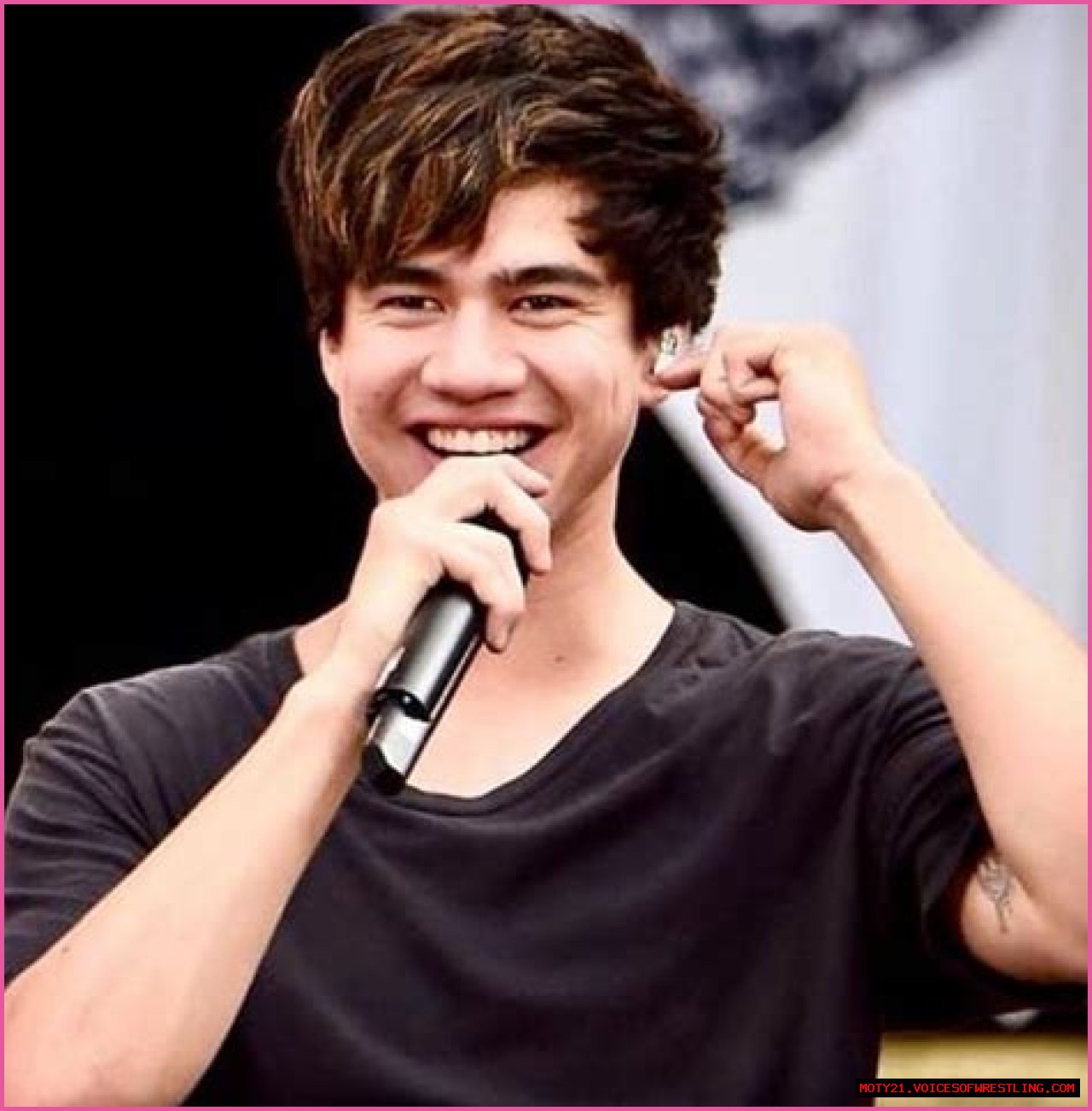 Calum Hood Biography, Height, Age, Girlfriend and Other Facts You Need to Know
