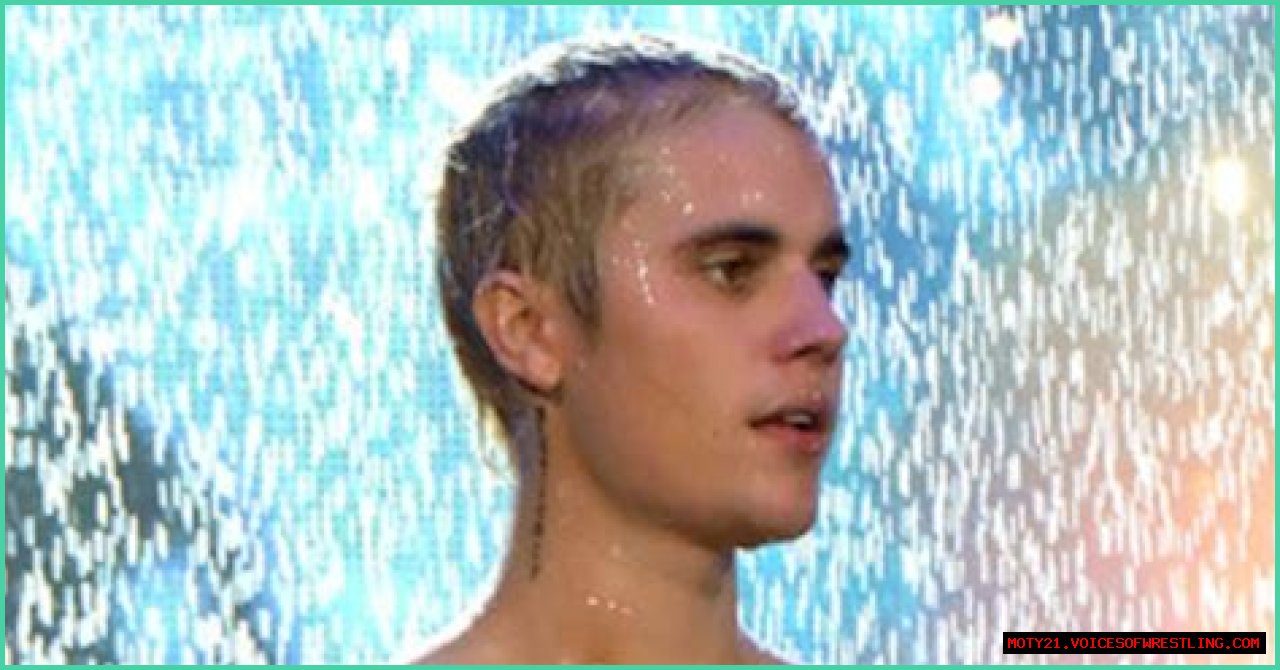 Justin Bieber naked butt by the lake