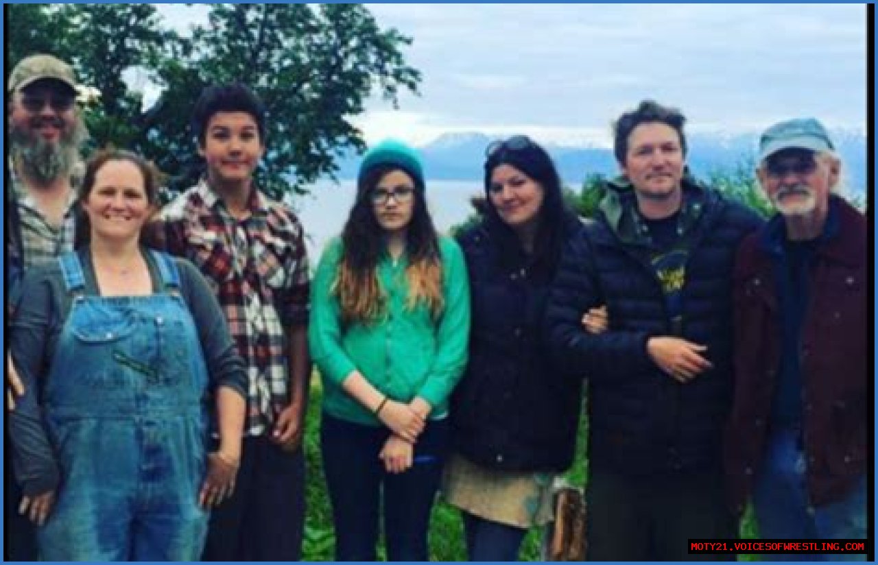Meet Atz Lee and Jane Kilcher Children from ex-spouse: Son Etienne Kilcher and a daughter Piper Kilcher. They do not have kids together.